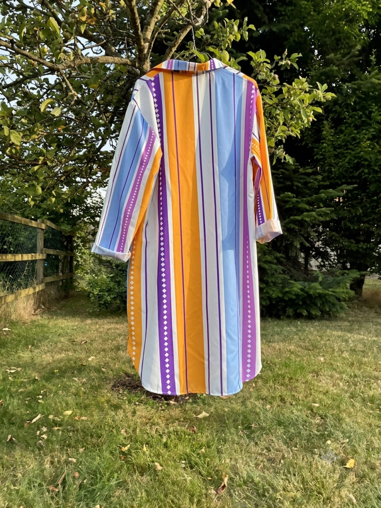 Vestido chemise con rayas gráficas coloridas – photo 3